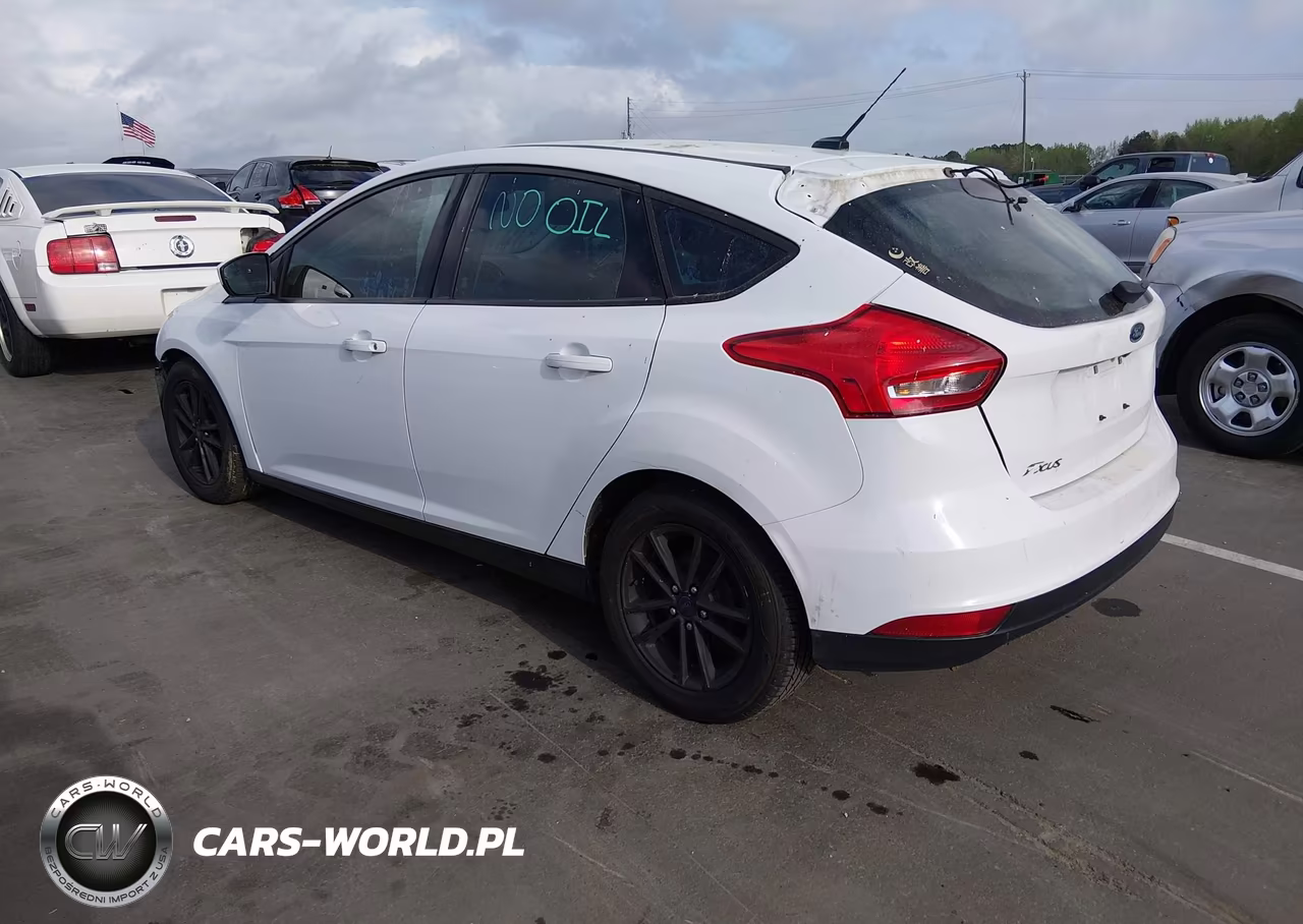 2018 Ford Focus Se VIN:1FADP3K24JL262235 - 3