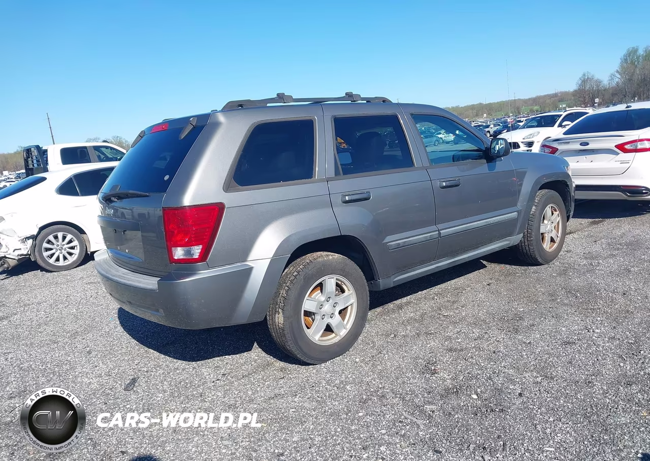 2007 Jeep Grand Cherokee Laredo VIN:1J8HR48N67C616125 - 4