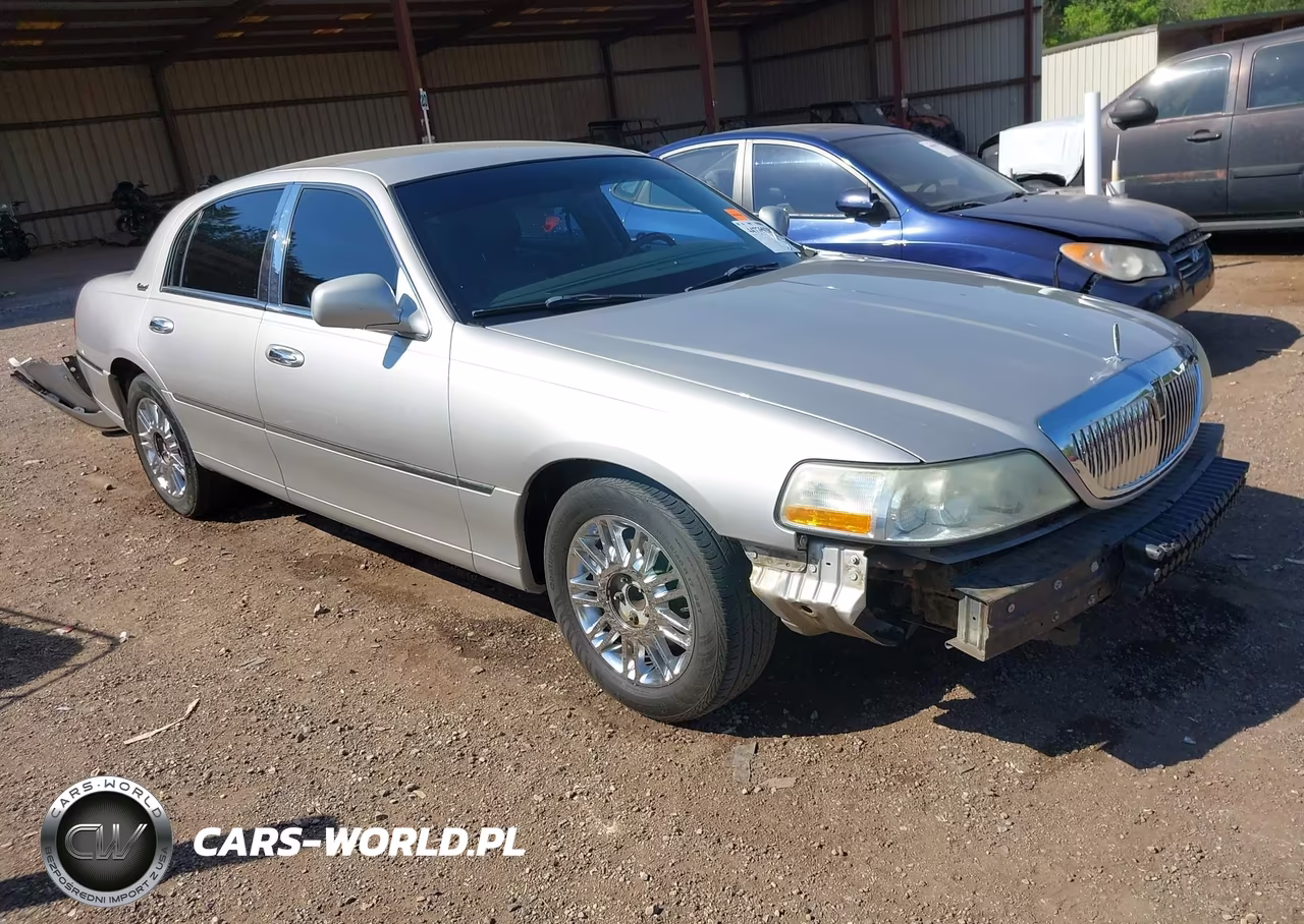 2010 Lincoln Town Car Signature Limited