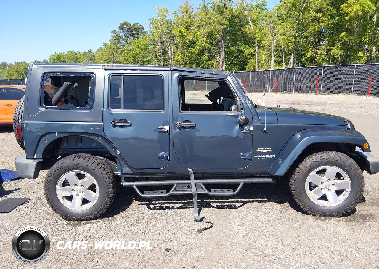 2008 Jeep Wrangler Unlimited Sahara VIN:1J4GA59128L537638 - 14