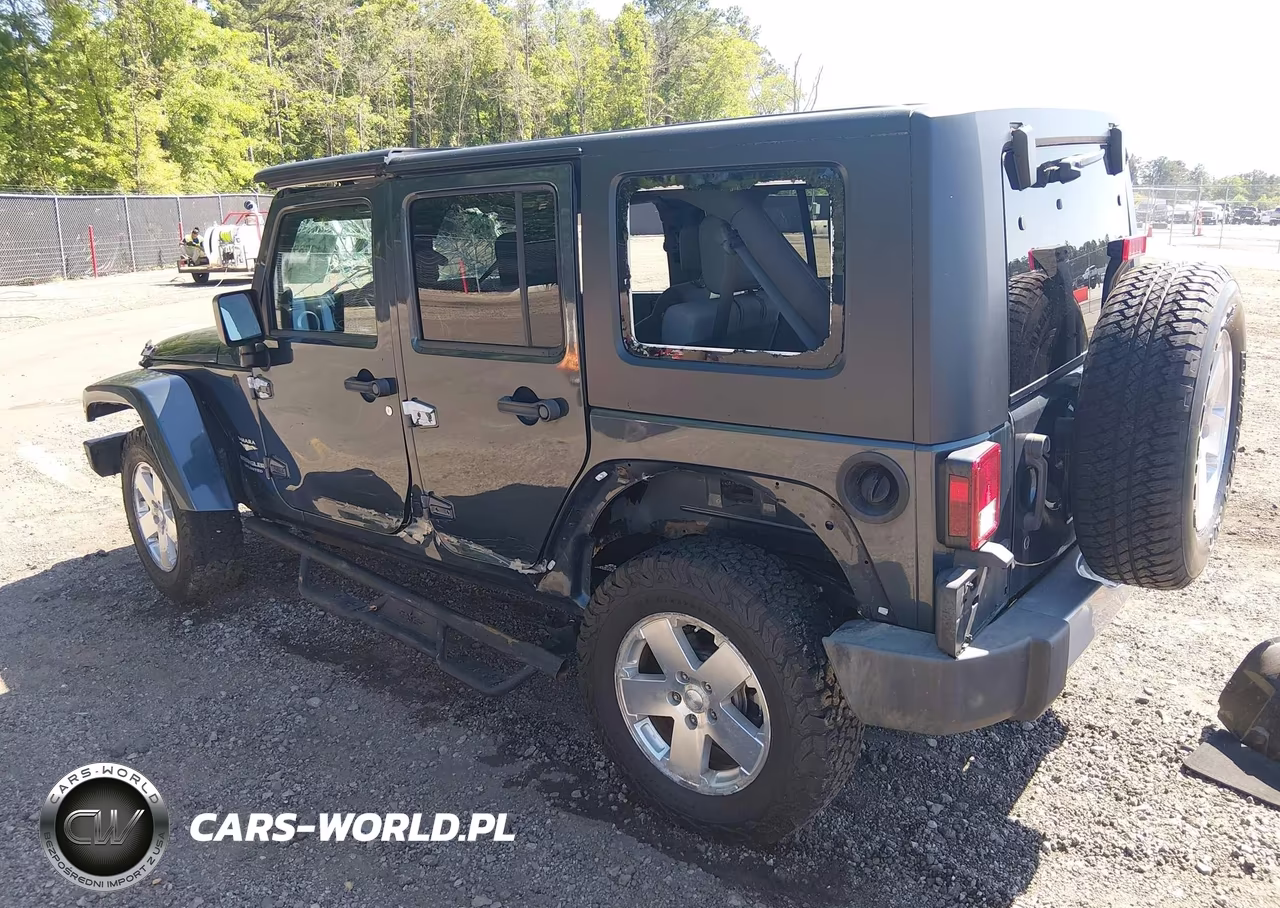 2008 Jeep Wrangler Unlimited Sahara VIN:1J4GA59128L537638 - 3