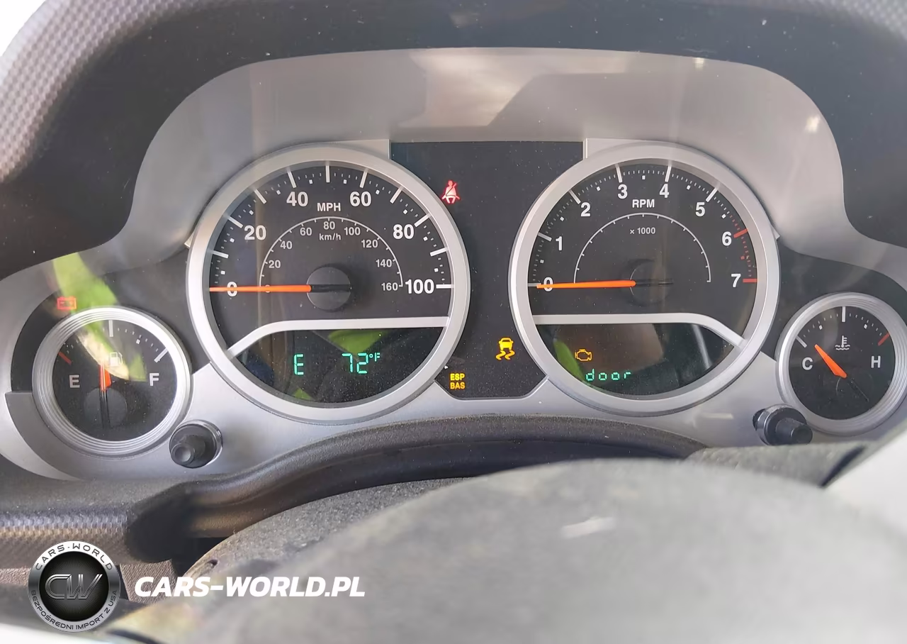 2008 Jeep Wrangler Unlimited Sahara VIN:1J4GA59128L537638 - 7