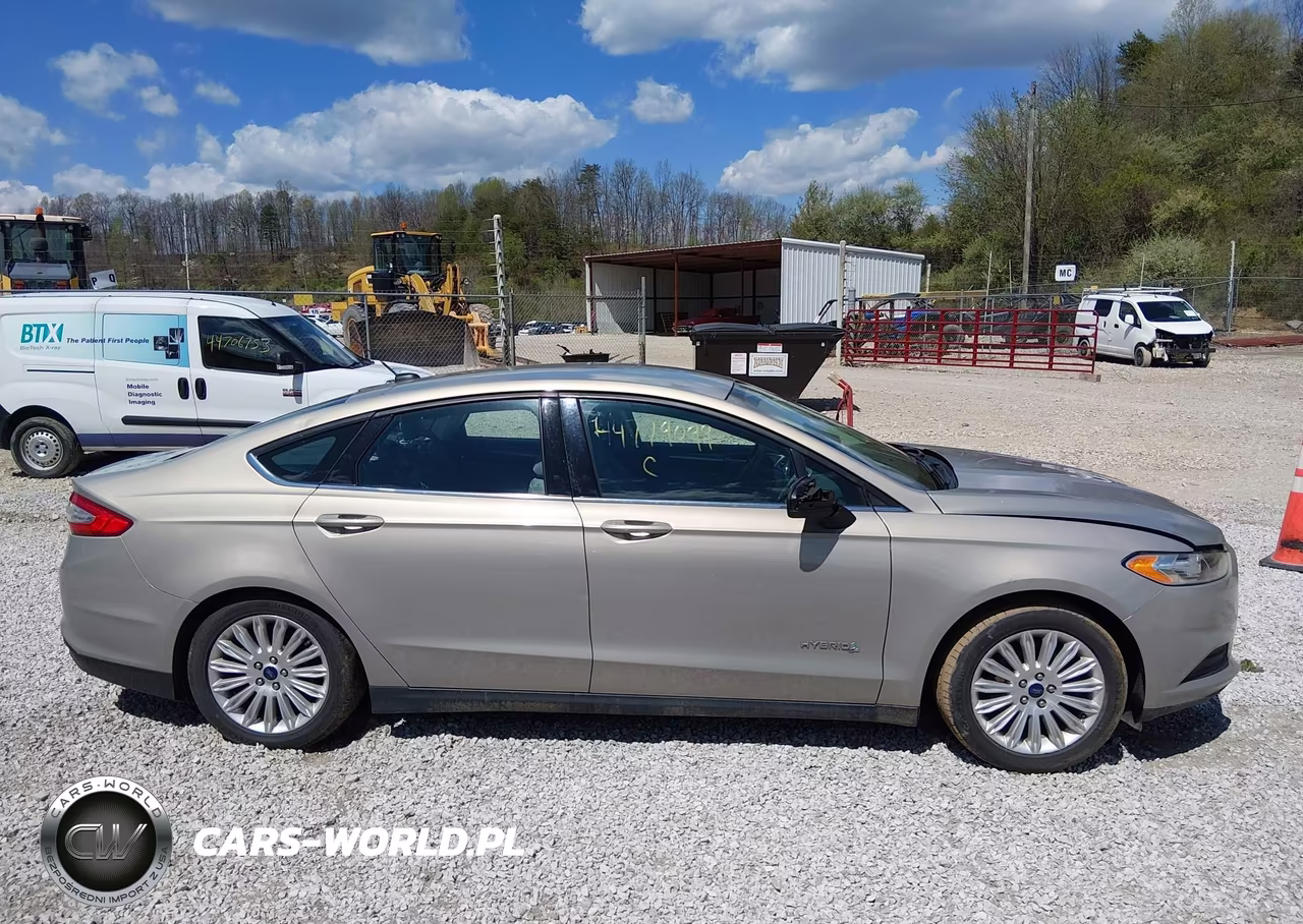 2015 Ford Fusion Hybrid S VIN:3FA6P0UU7FR266925 - 13