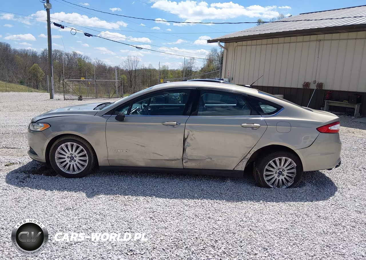 2015 Ford Fusion Hybrid S VIN:3FA6P0UU7FR266925 - 14