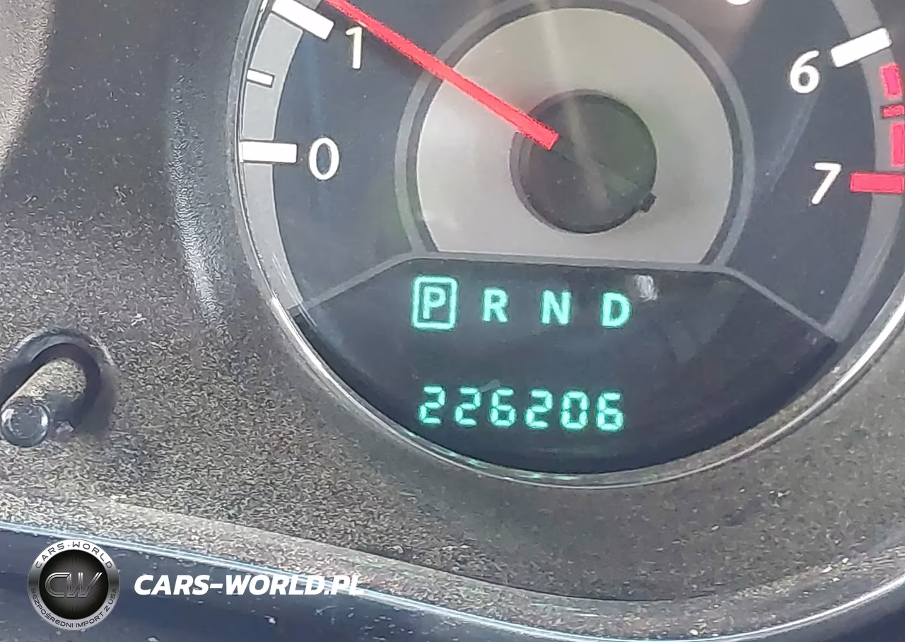 2013 Chrysler 200 Touring VIN:1C3CCBBB2DN735168 - 16