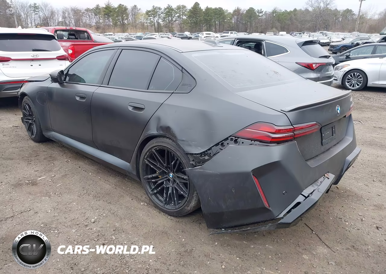 2025 BMW M5 VIN:WBS83FK04SCU09526 - 3