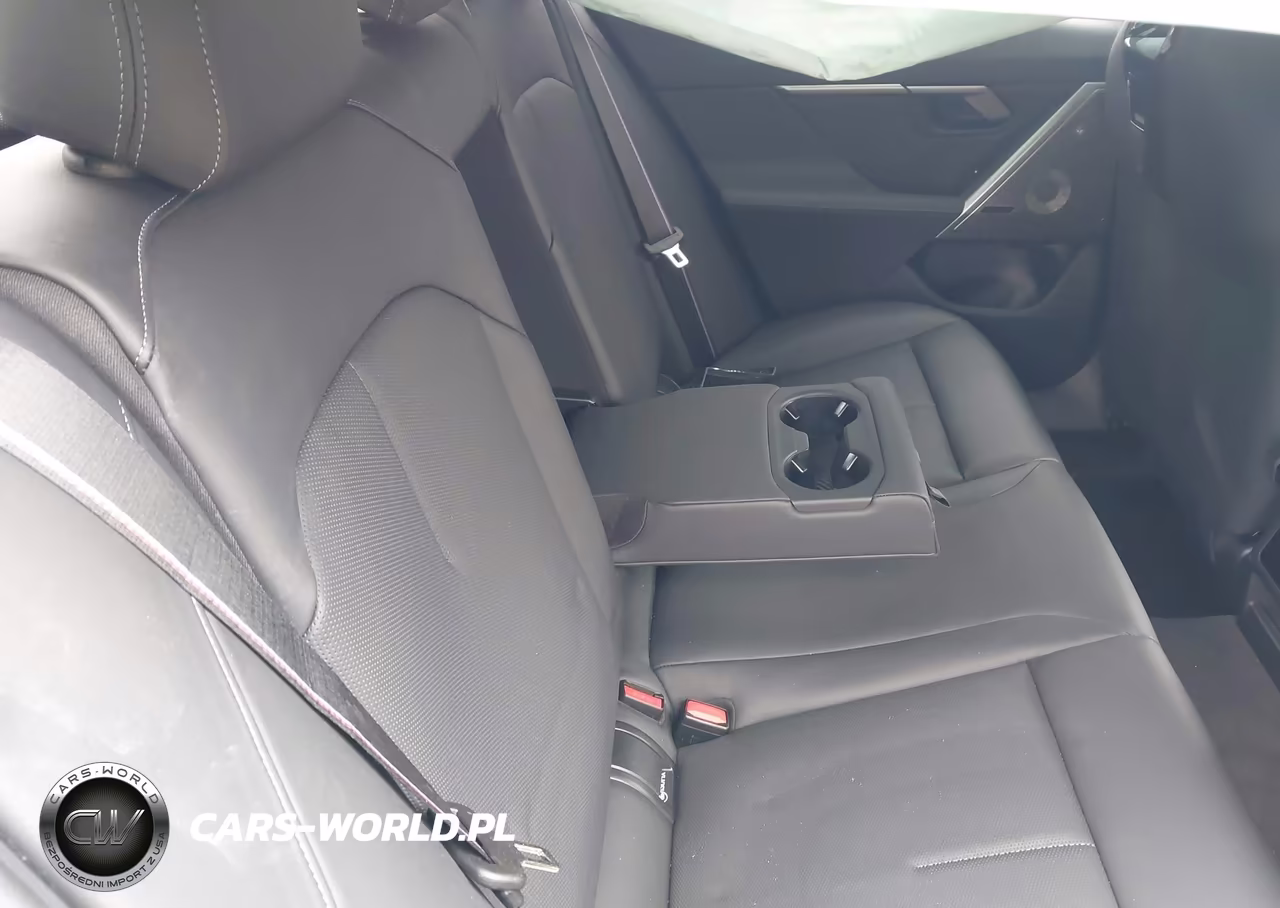 2025 BMW M5 VIN:WBS83FK04SCU09526 - 8