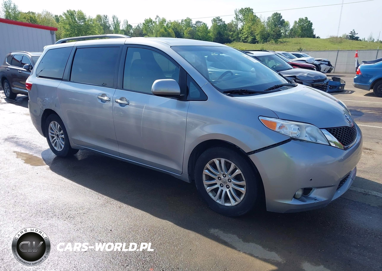 2015 Toyota Sienna Xle 8 Passenger
