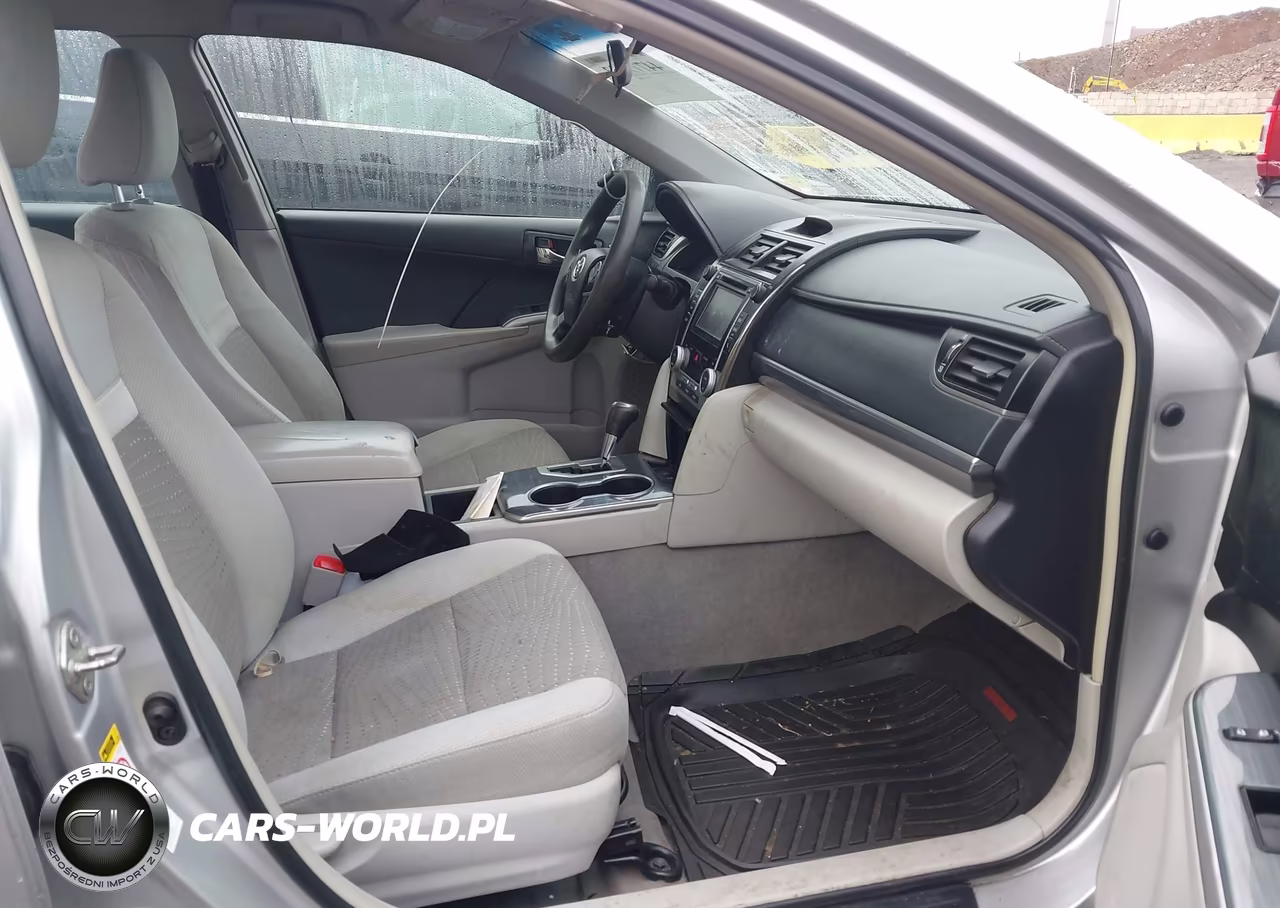 2014 Toyota Camry Hybrid Le VIN:4T1BD1FK5EU133747 - 5