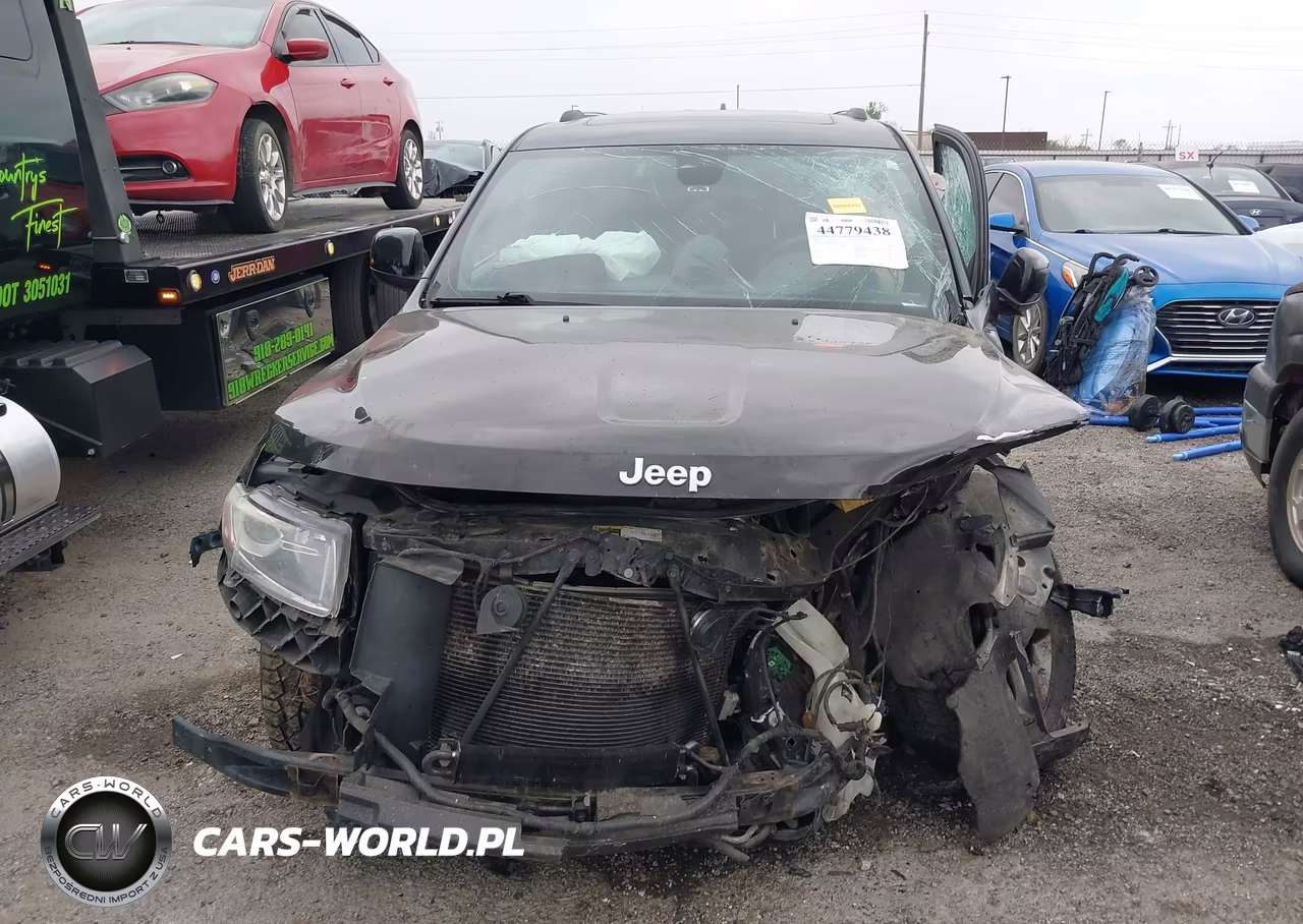 2014 Jeep Grand Cherokee Laredo VIN:1C4RJFAG3EC139208 - 12