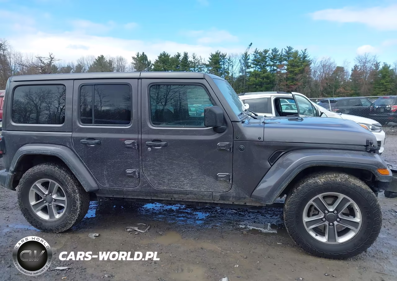 2020 Jeep Wrangler Unlimited Sahara 4X4 VIN:1C4HJXEN0LW125594 - 13
