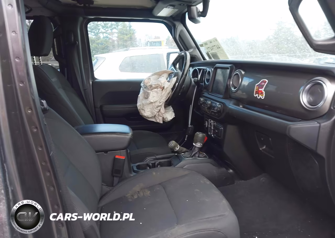 2020 Jeep Wrangler Unlimited Sahara 4X4 VIN:1C4HJXEN0LW125594 - 5
