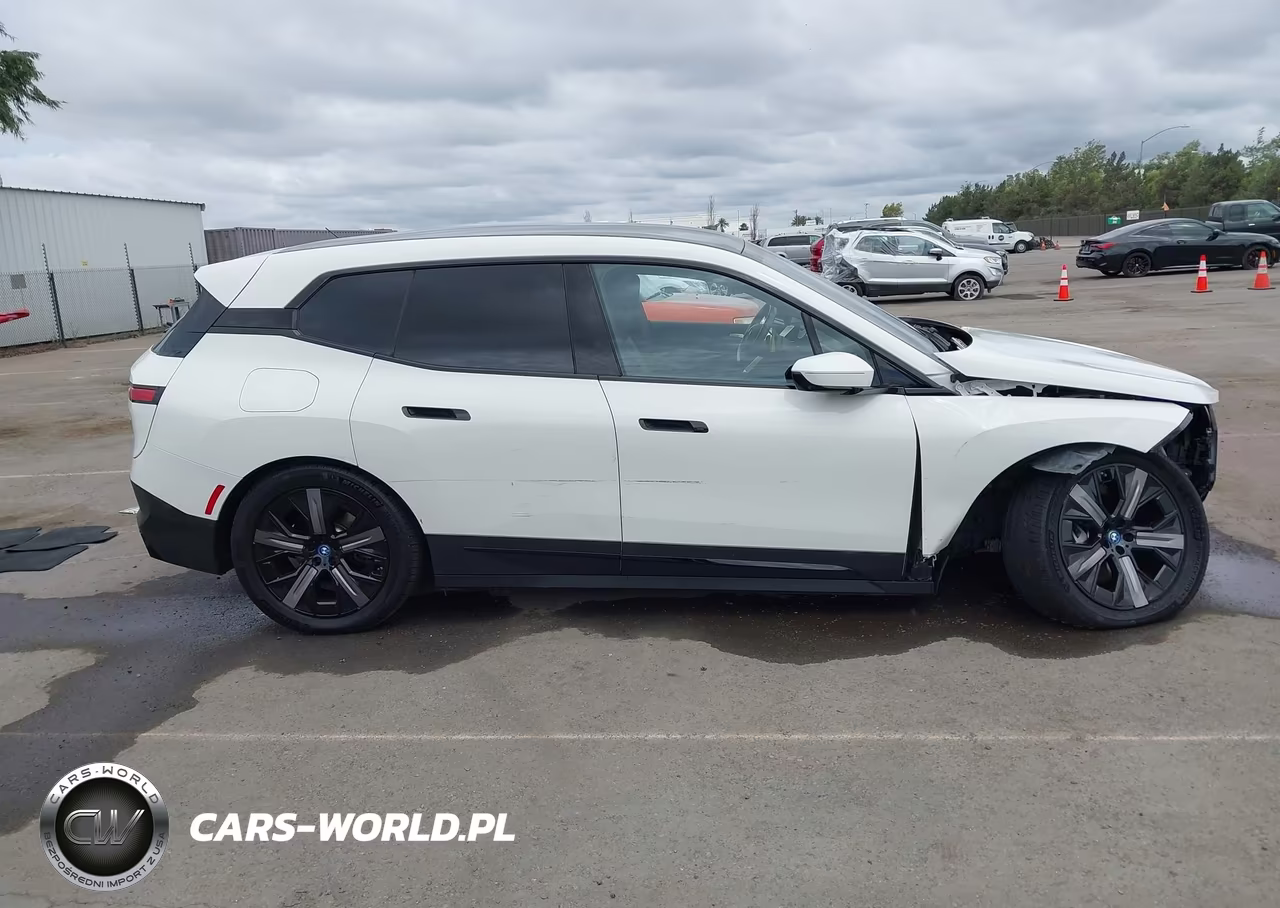 2024 BMW Ix xDrive50 VIN:WB523CF04RCP25438 - 14