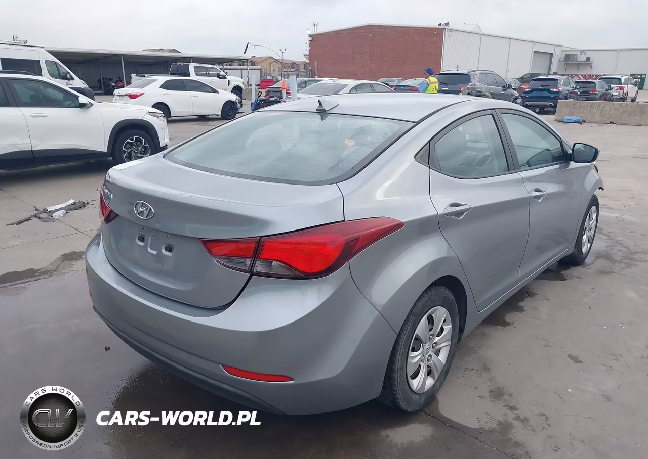 2016 Hyundai Elantra Se VIN:5NPDH4AE4GH758030 - 4