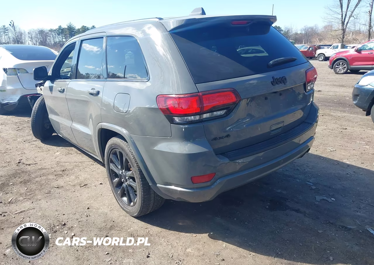 2020 Jeep Grand Cherokee Altitude 4X4 VIN:1C4RJFAG9LC142871 - 3