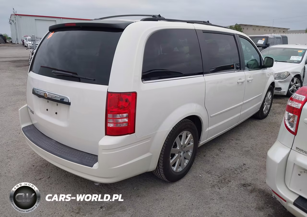 2008 Chrysler Town & Country Touring VIN:2A8HR54P58R602285 - 4
