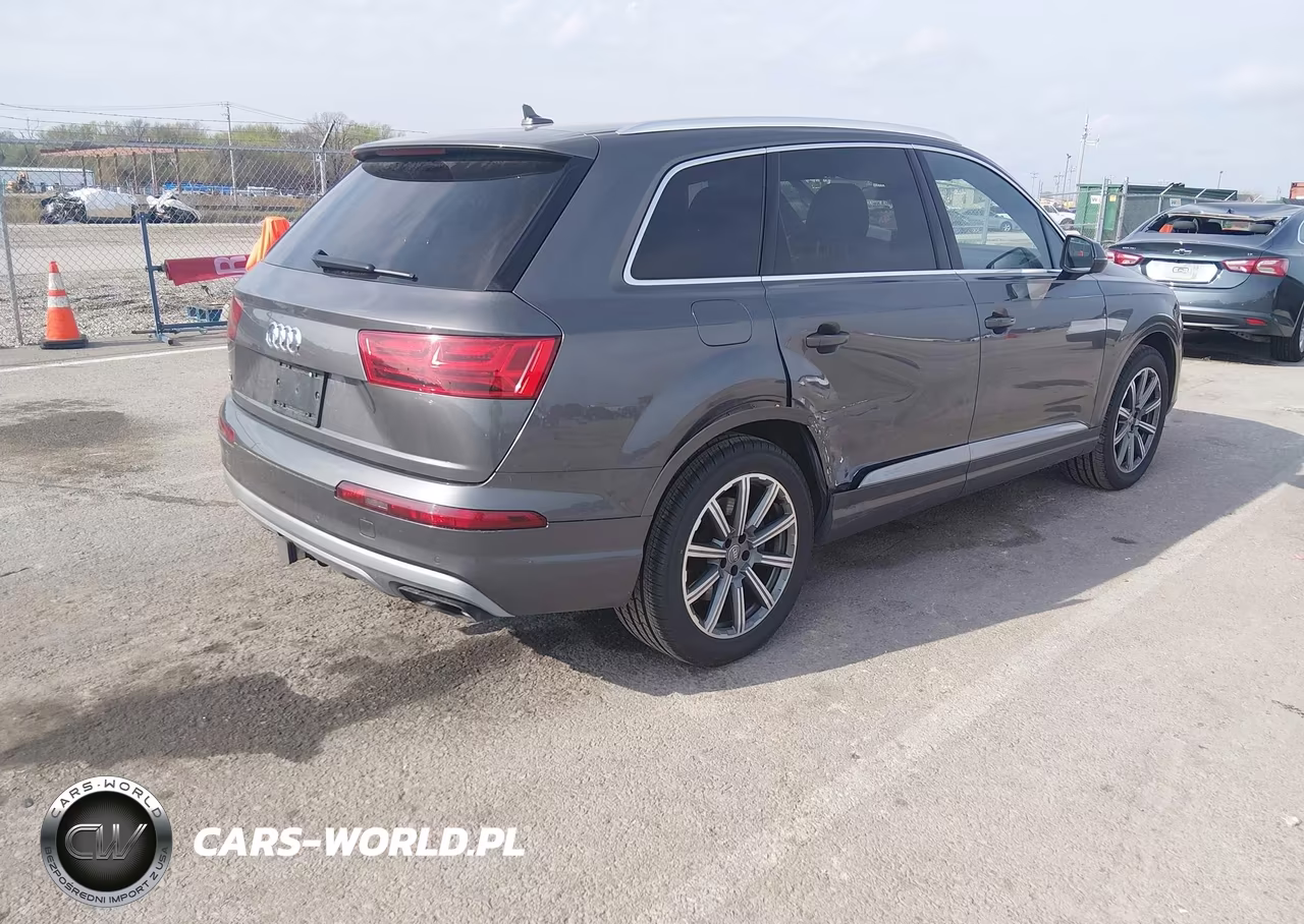 2019 Audi Q7 55 Premium VIN:WA1LAAF78KD000905 - 4
