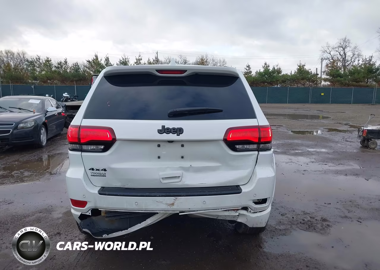 2017 Jeep Grand Cherokee Altitude 4X4 VIN:1C4RJFAG9HC905768 - 16