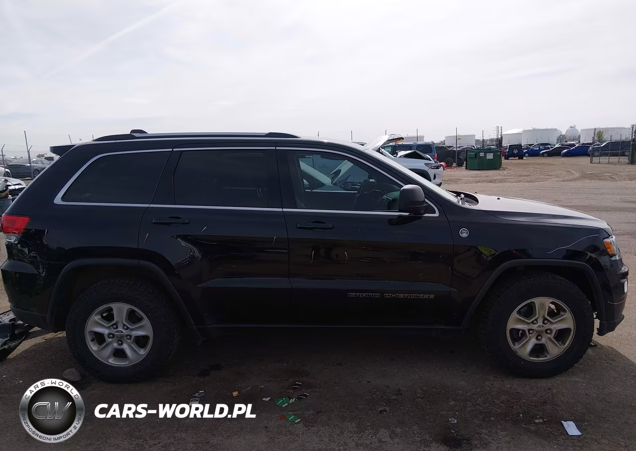 2017 Jeep Grand Cherokee Laredo 4X4 VIN:1C4RJFAG9HC800079 - 14