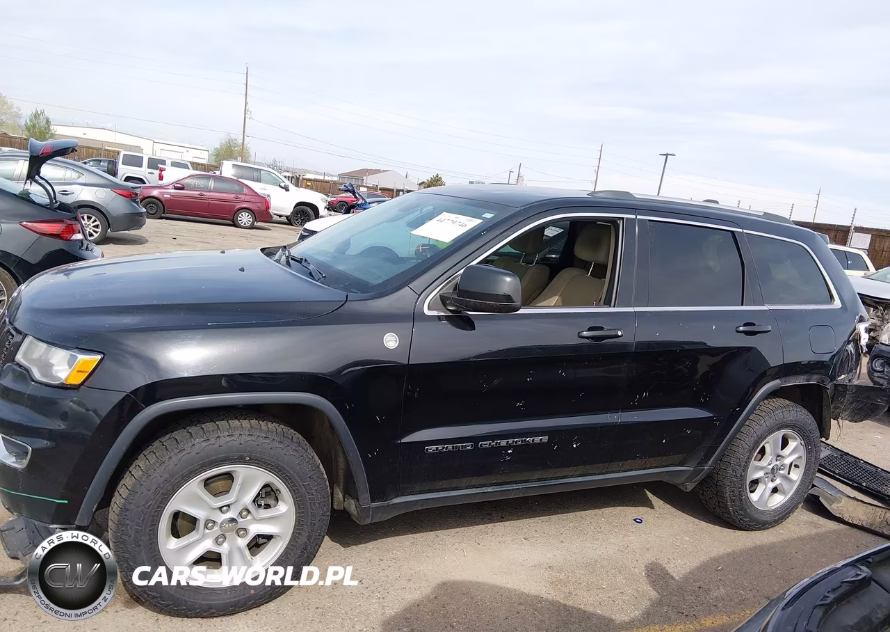 2017 Jeep Grand Cherokee Laredo 4X4 VIN:1C4RJFAG9HC800079 - 15