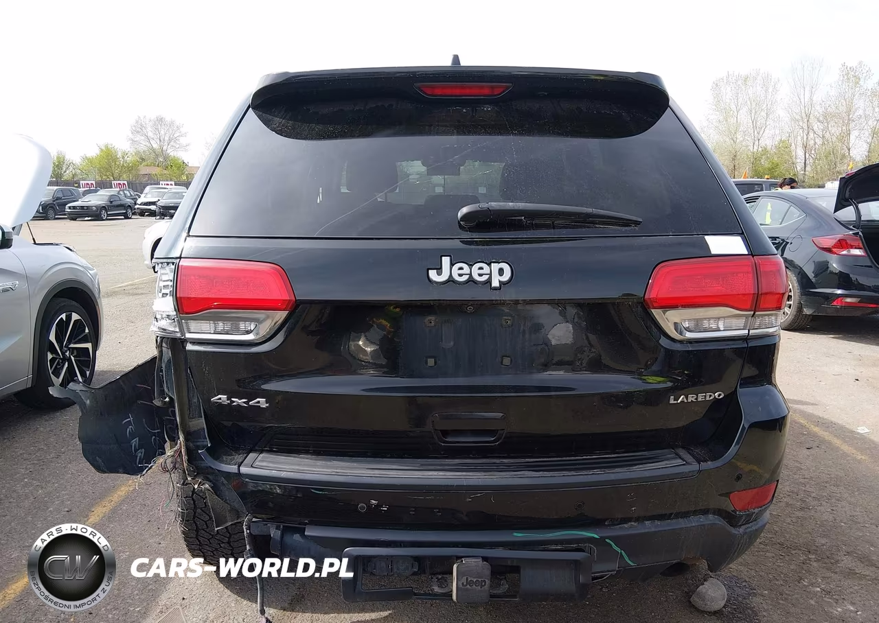 2017 Jeep Grand Cherokee Laredo 4X4 VIN:1C4RJFAG9HC800079 - 17