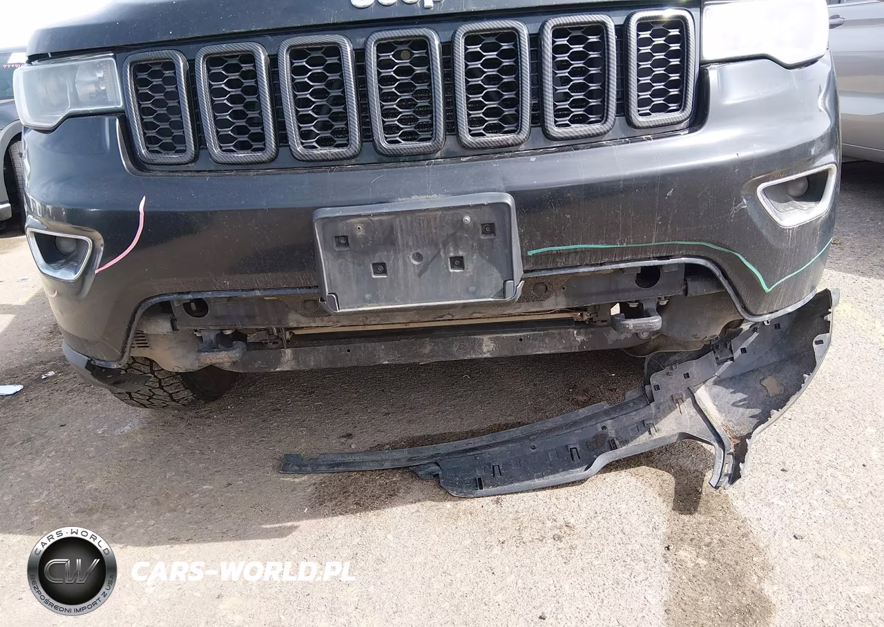 2017 Jeep Grand Cherokee Laredo 4X4 VIN:1C4RJFAG9HC800079 - 6