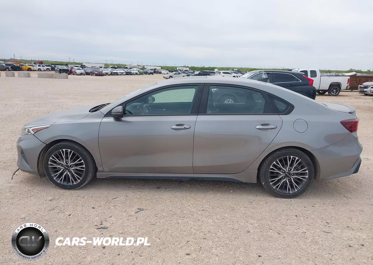 2023 Kia Forte Gt-Line VIN:3KPF54AD1PE522562 - 15