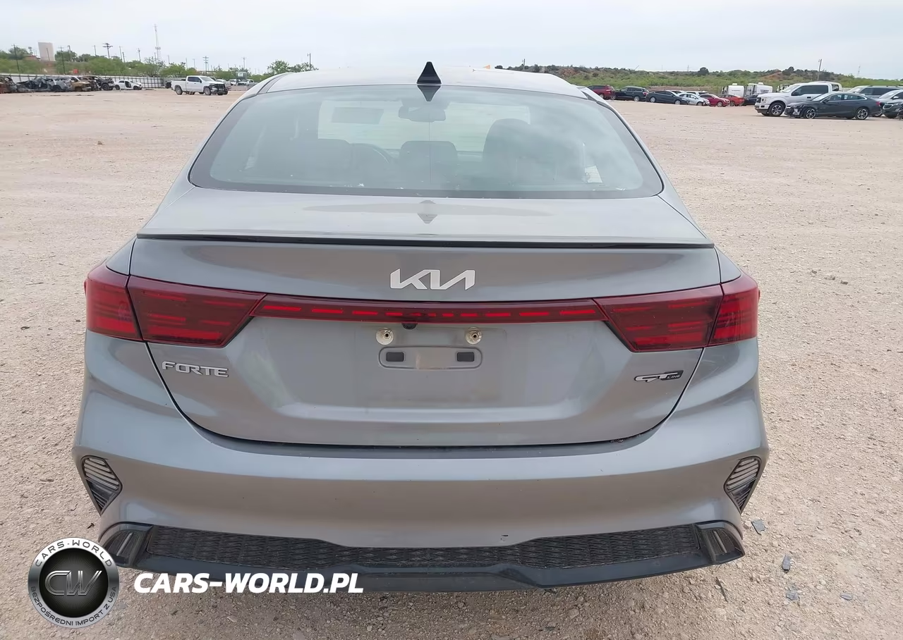 2023 Kia Forte Gt-Line VIN:3KPF54AD1PE522562 - 17
