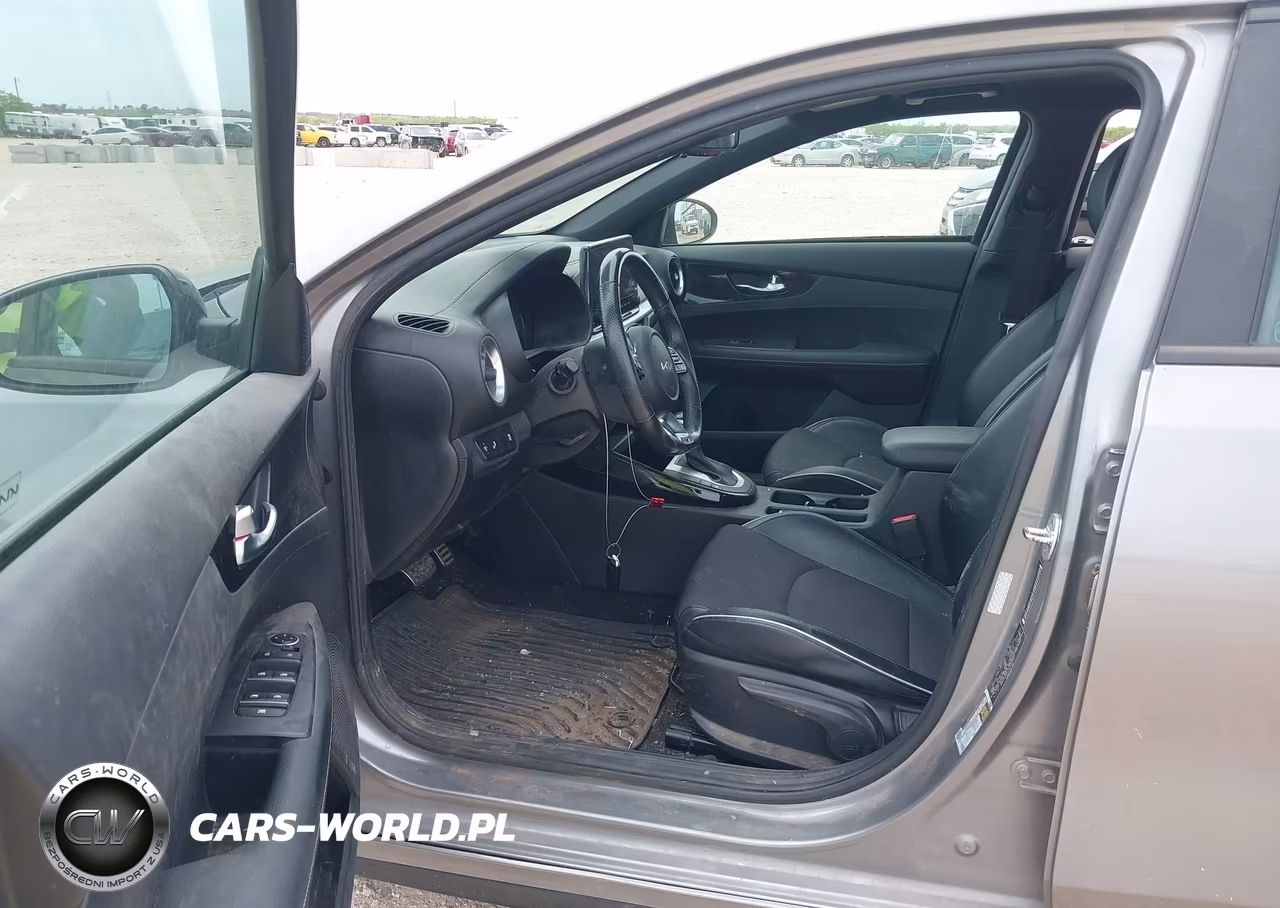 2023 Kia Forte Gt-Line VIN:3KPF54AD1PE522562 - 5
