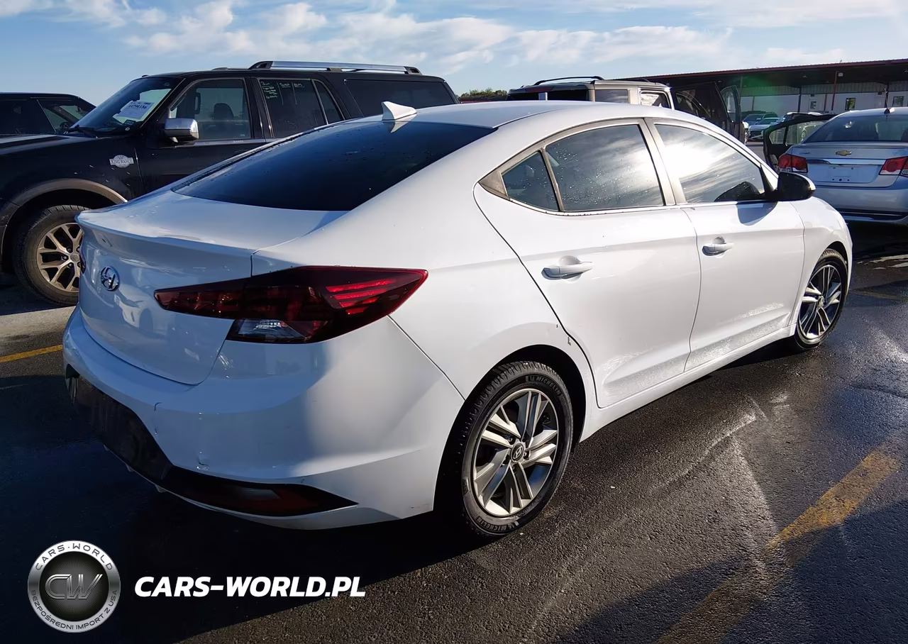 2019 Hyundai Elantra Sel VIN:5NPD84LF0KH478880 - 4