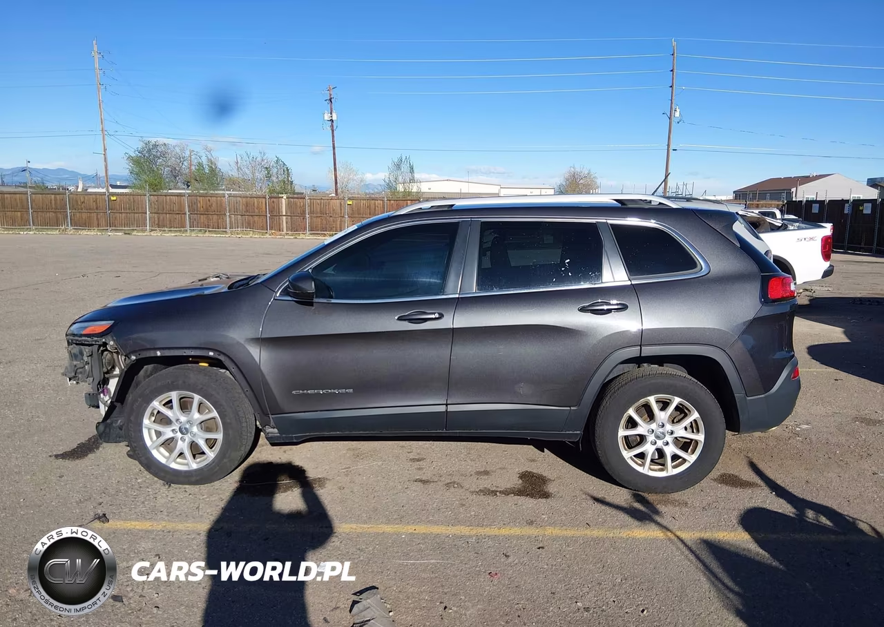 2016 Jeep Cherokee Latitude VIN:1C4PJMCB8GW316351 - 15