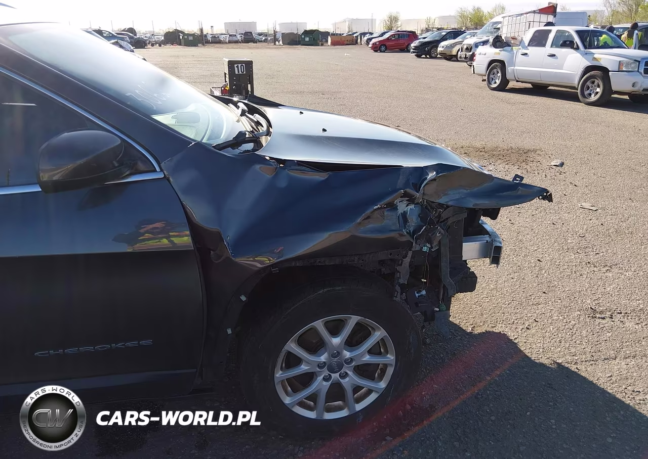 2016 Jeep Cherokee Latitude VIN:1C4PJMCB8GW316351 - 19