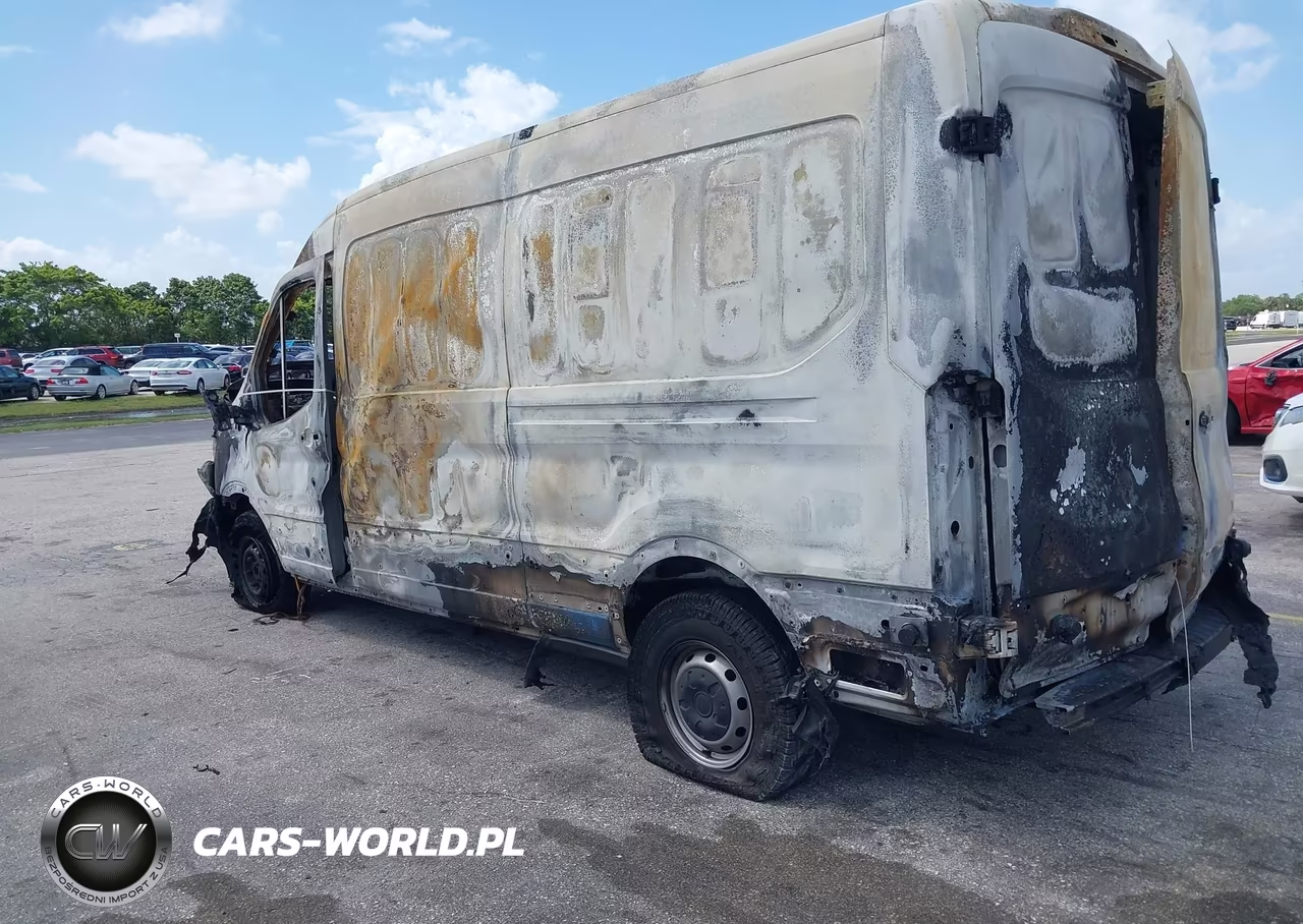 2018 Ford Transit T-250 VIN:1FTYR2CG5JKB45196 - 3