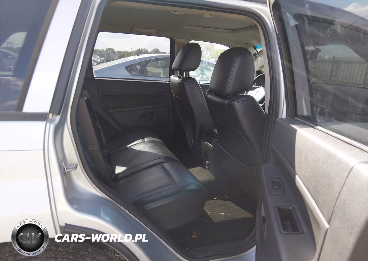 2008 Jeep Grand Cherokee Laredo VIN:1J8HS48N48C150992 - 8