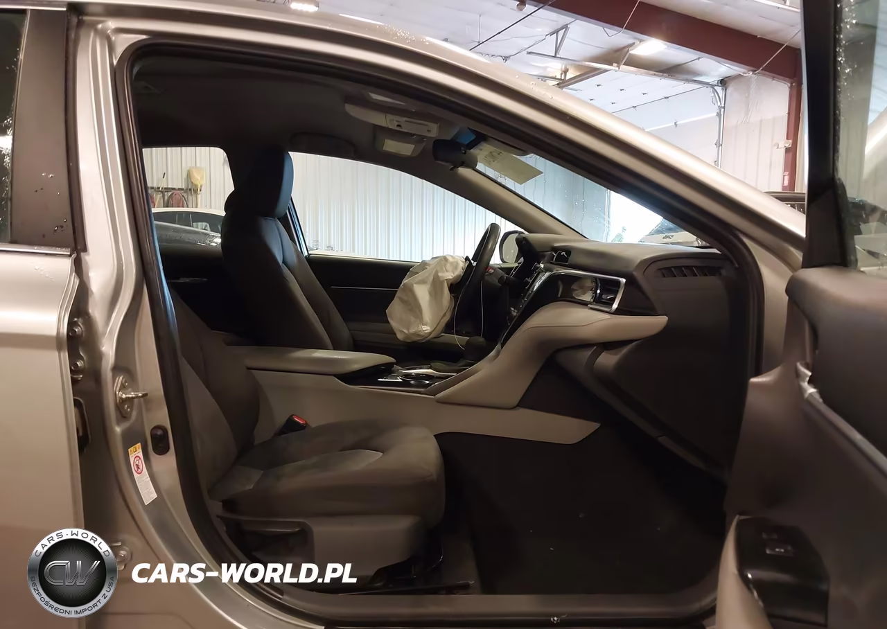2018 Toyota Camry Hybrid Le VIN:4T1B31HK9JU506511 - 5