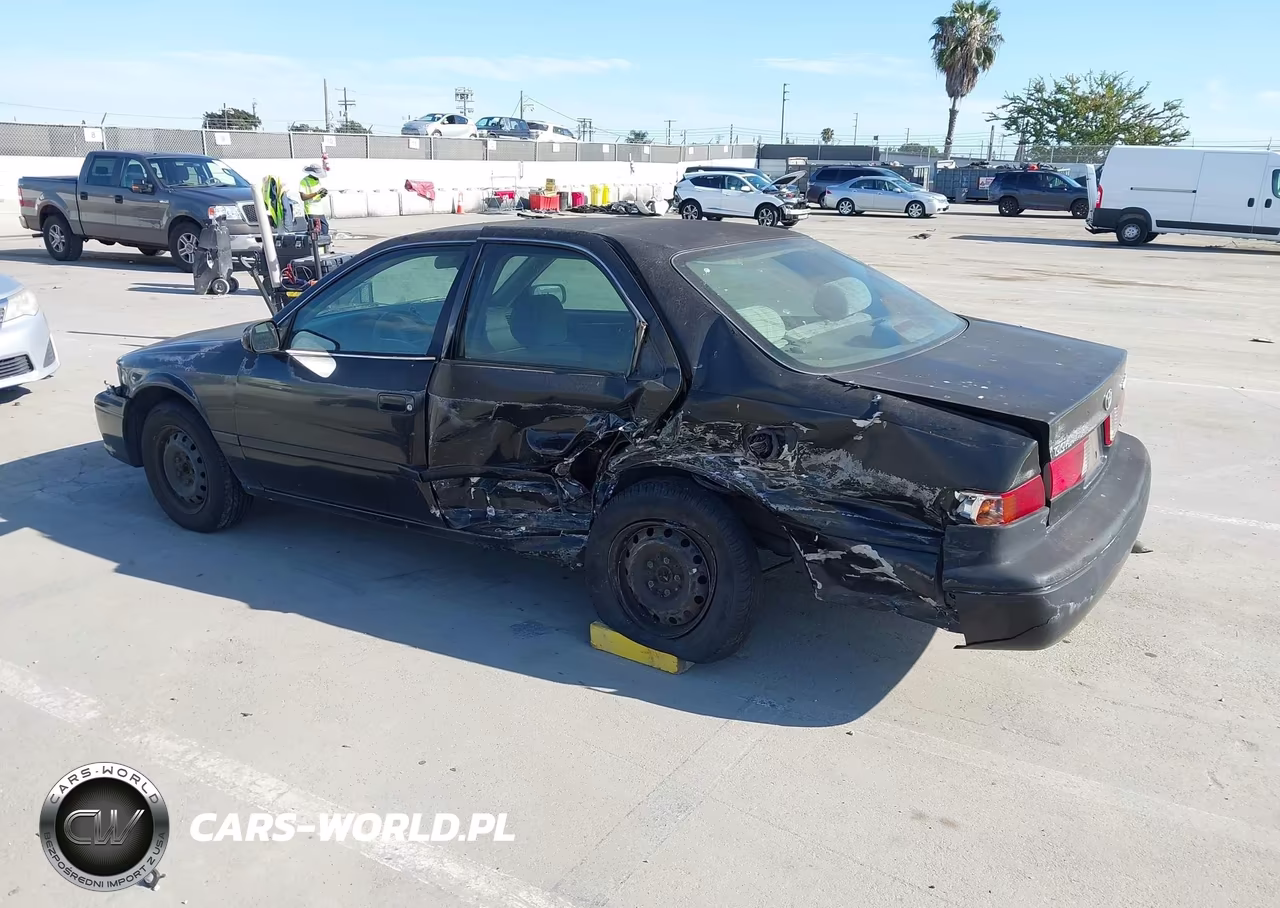 2001 Toyota Camry Le VIN:JT2BG22K510540629 - 3
