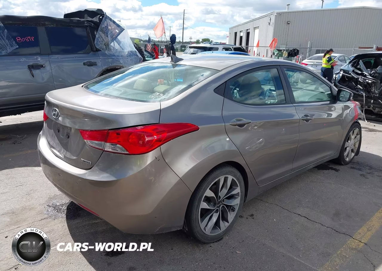 2012 Hyundai Elantra Limited VIN:5NPDH4AE5CH097411 - 4