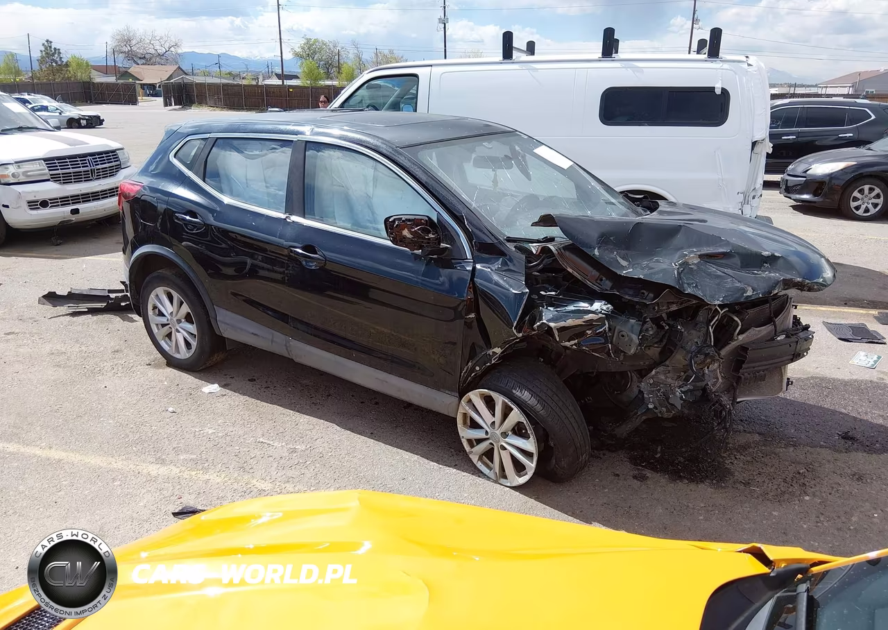2017 Nissan Rogue Sport S – zdjęcie 1 z 21