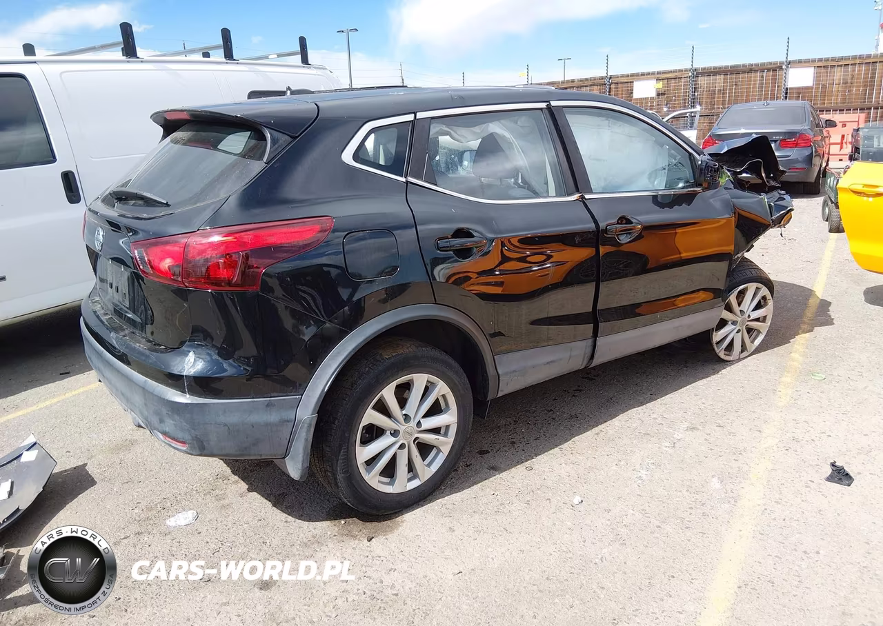 2017 Nissan Rogue Sport S VIN:JN1BJ1CP7HW009584 - 4