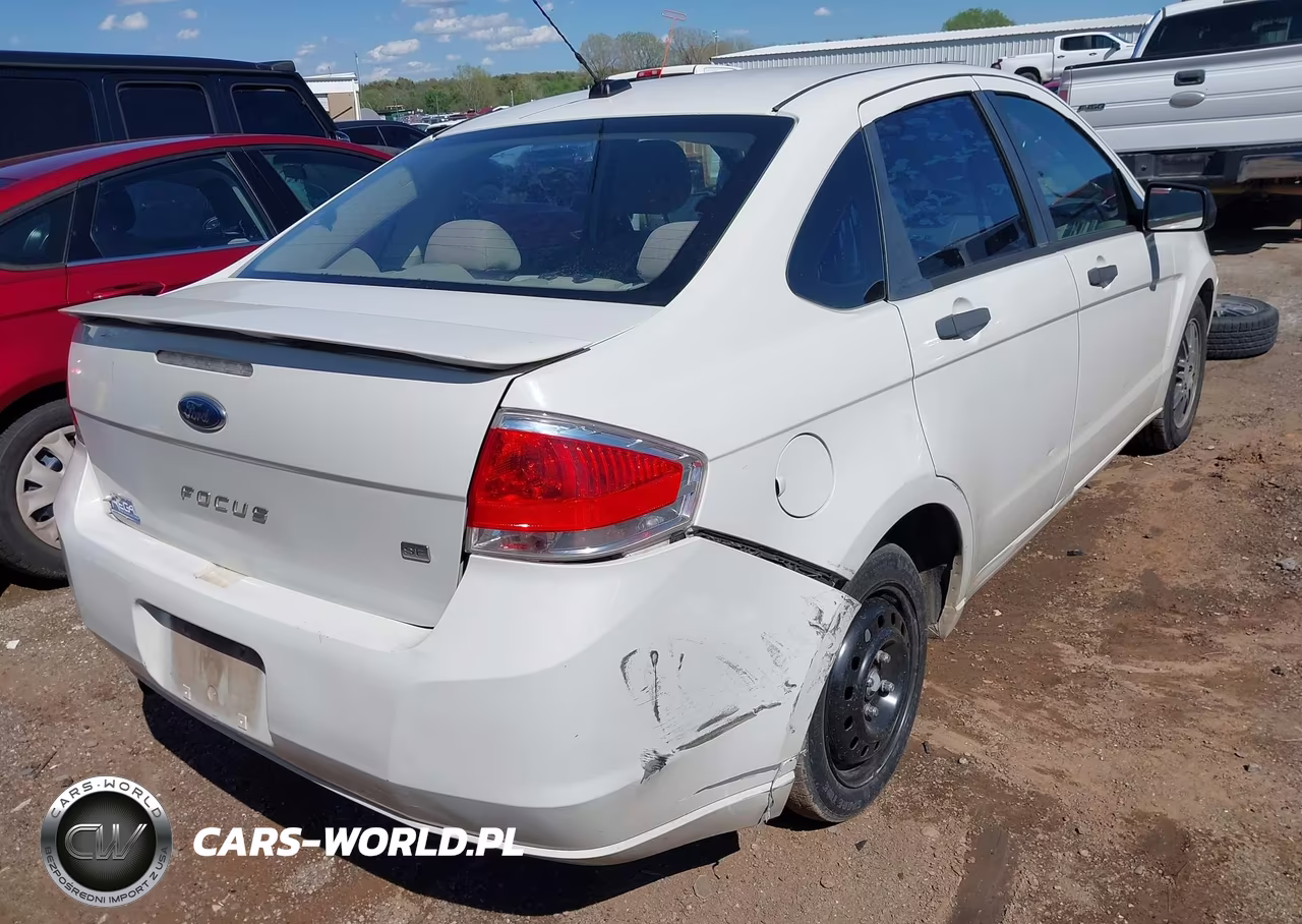 2010 Ford Focus Se VIN:1FAHP3FN6AW290820 - 4