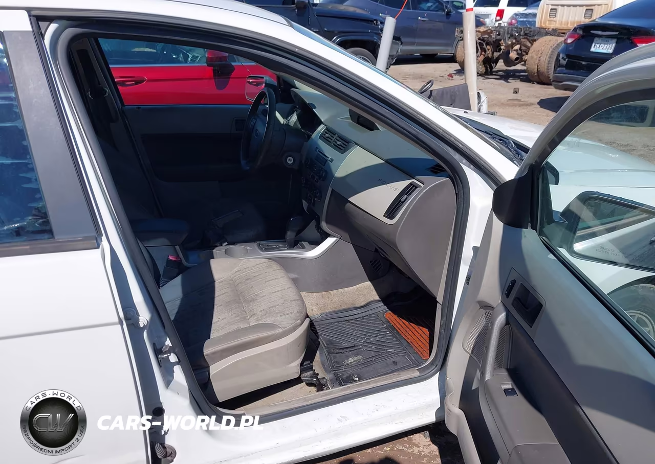 2010 Ford Focus Se VIN:1FAHP3FN6AW290820 - 5