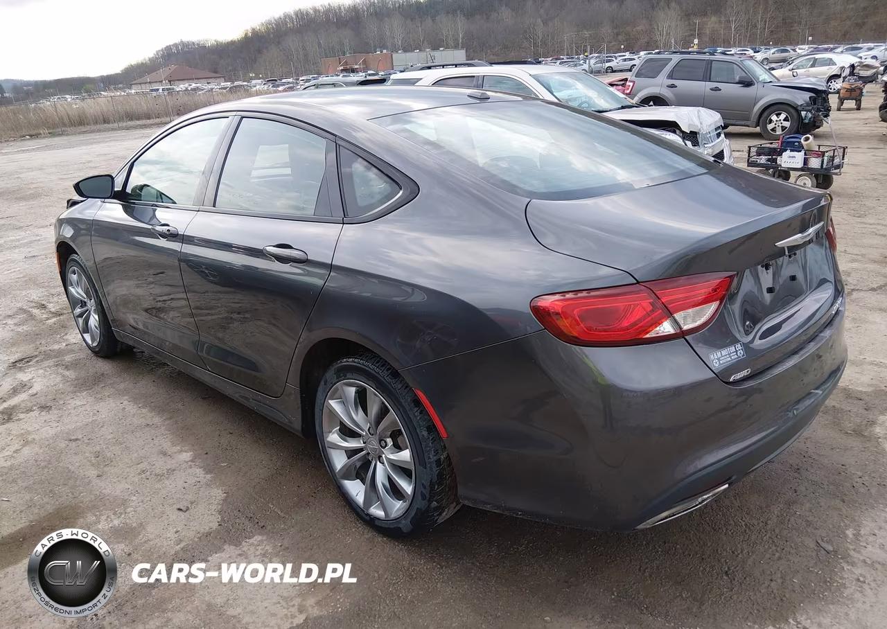 2015 Chrysler 200 S VIN:1C3CCCDG8FN644200 - 3