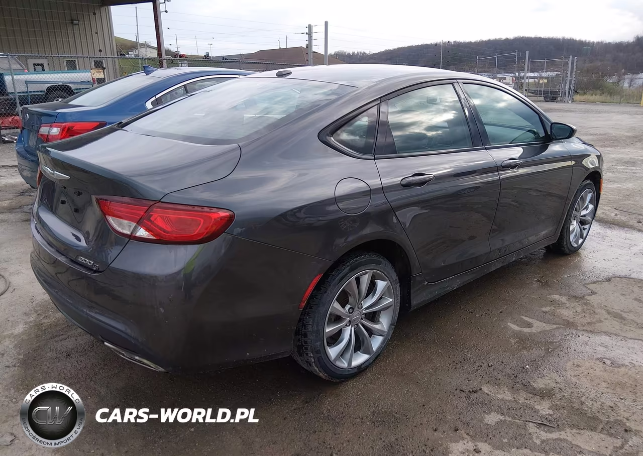 2015 Chrysler 200 S VIN:1C3CCCDG8FN644200 - 4