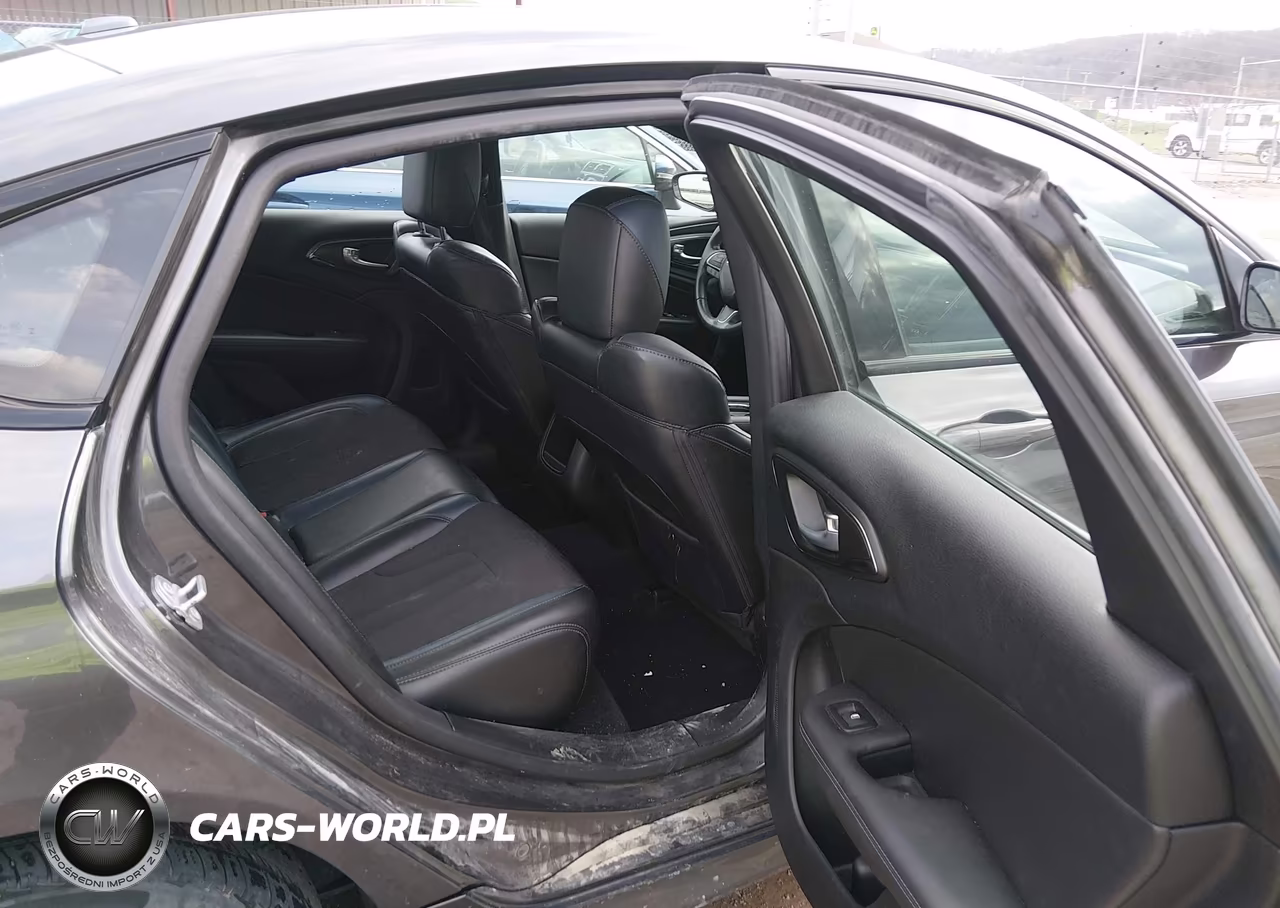 2015 Chrysler 200 S VIN:1C3CCCDG8FN644200 - 8