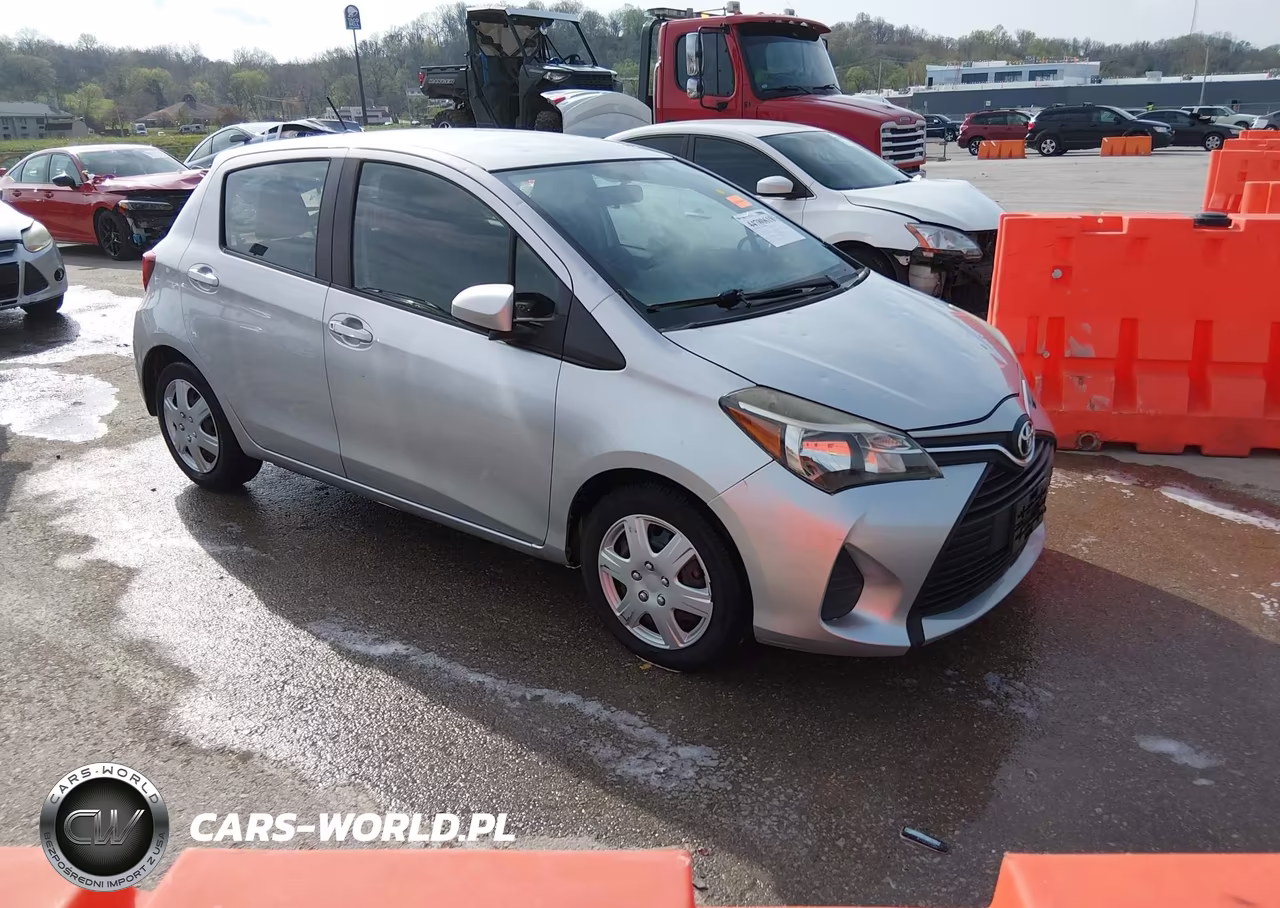 2015 Toyota Yaris L – zdjęcie 1 z 18