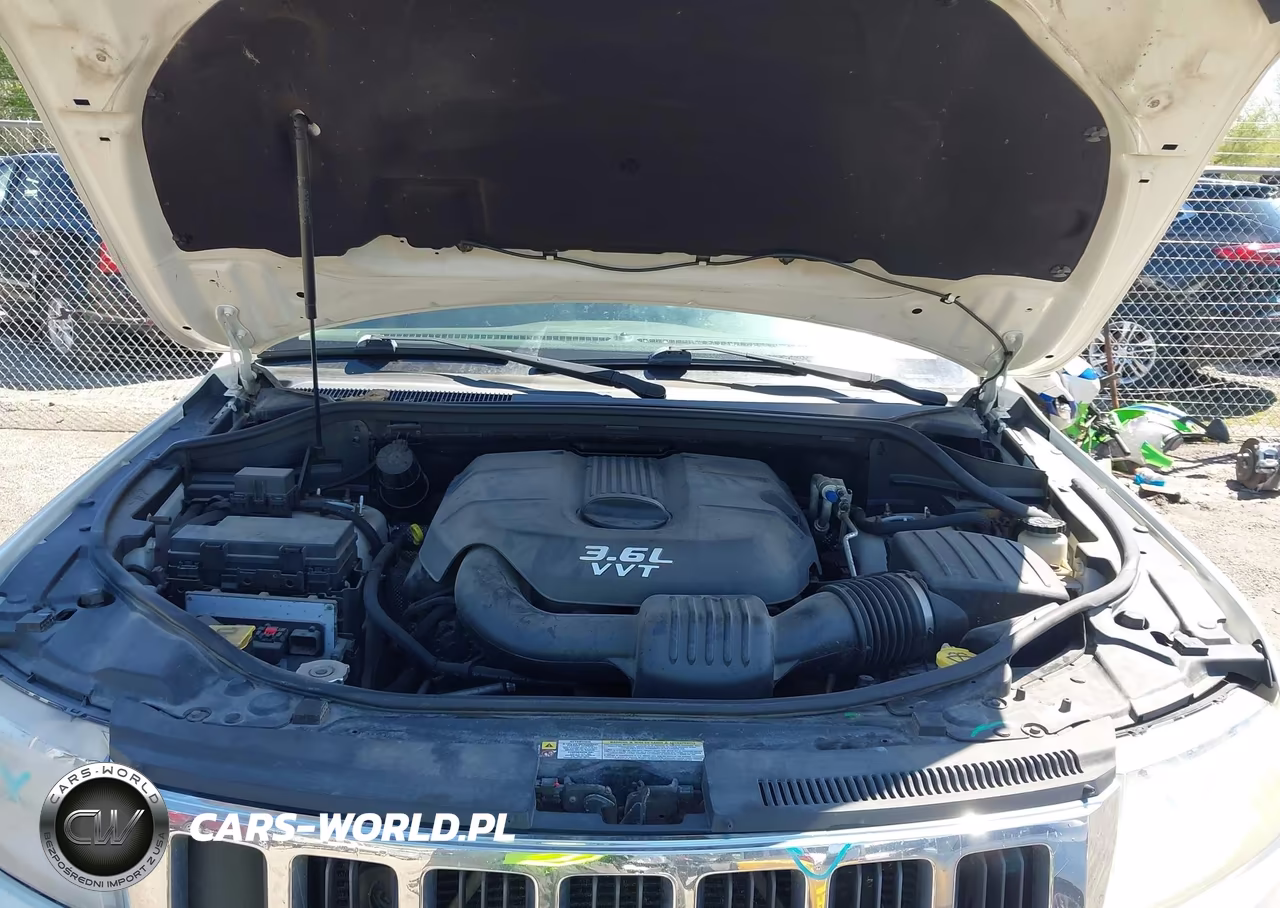 2012 Jeep Grand Cherokee Laredo VIN:1C4RJFAG6CC224122 - 10