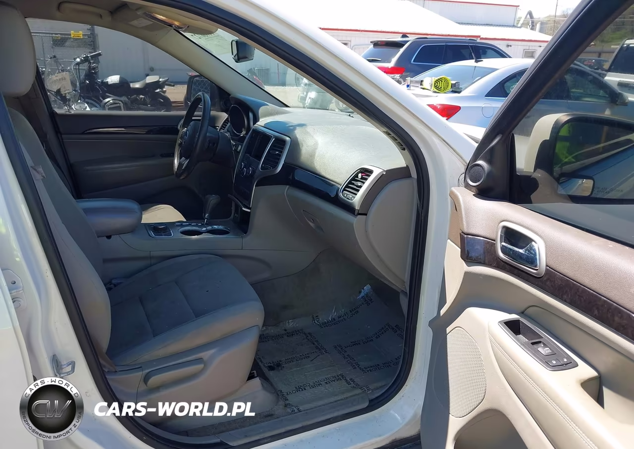2012 Jeep Grand Cherokee Laredo VIN:1C4RJFAG6CC224122 - 5