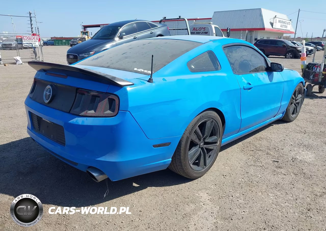 2013 Ford Mustang V6 VIN:1ZVBP8AM1D5254889 - 4