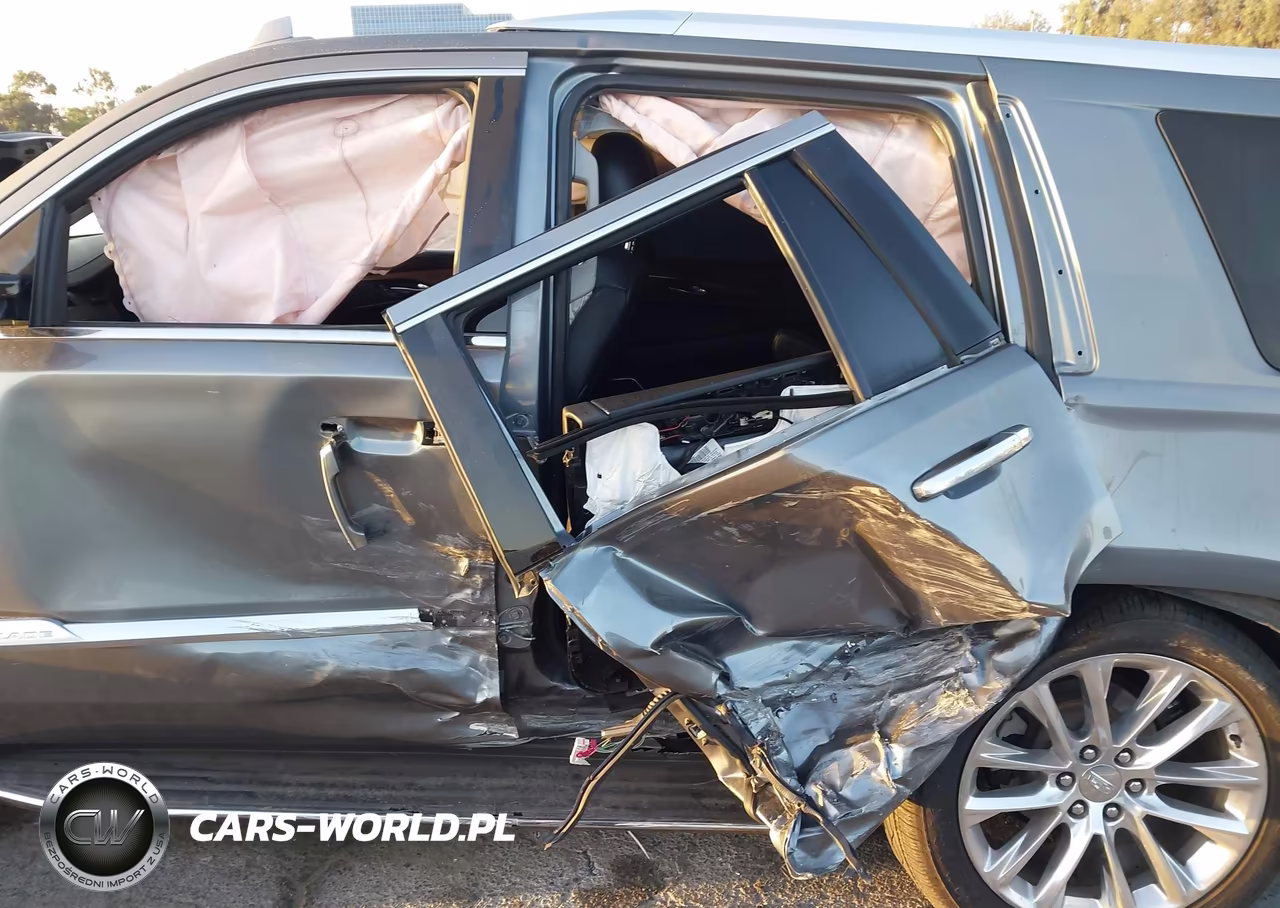 2019 Cadillac Escalade Luxury VIN:1GYS3BKJ9KR101497 - 6