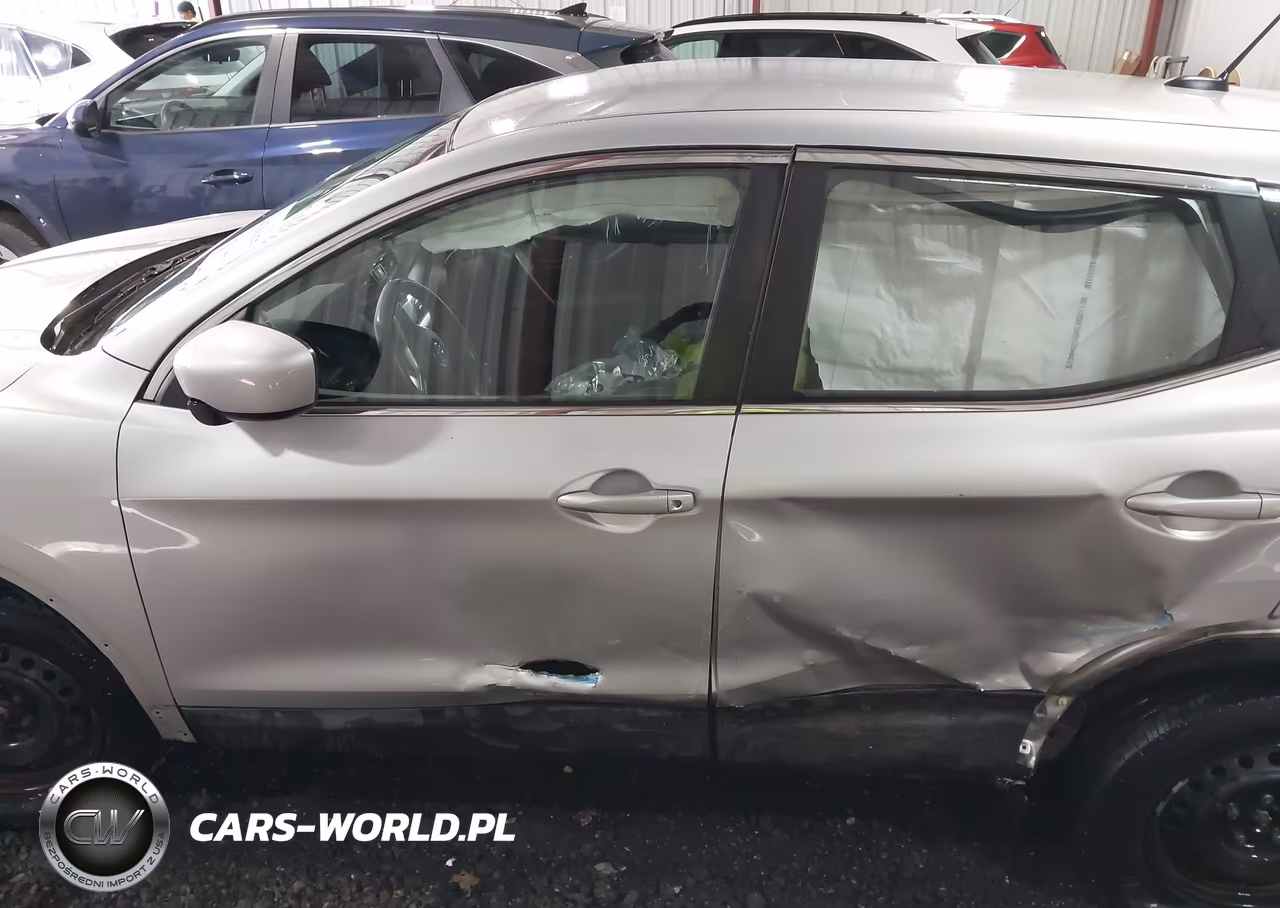 2018 Nissan Rogue Sport S VIN:JN1BJ1CR0JW289193 - 14